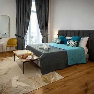 Bed & Breakfast Downtown - E Si Nun Canto Moro, Napels