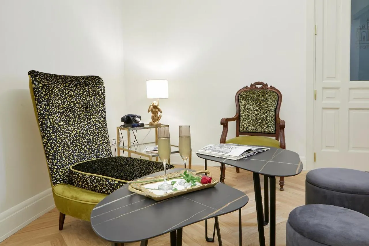 Casa Vittoria Napoli - Santa Lucia Bed & Breakfast Naples