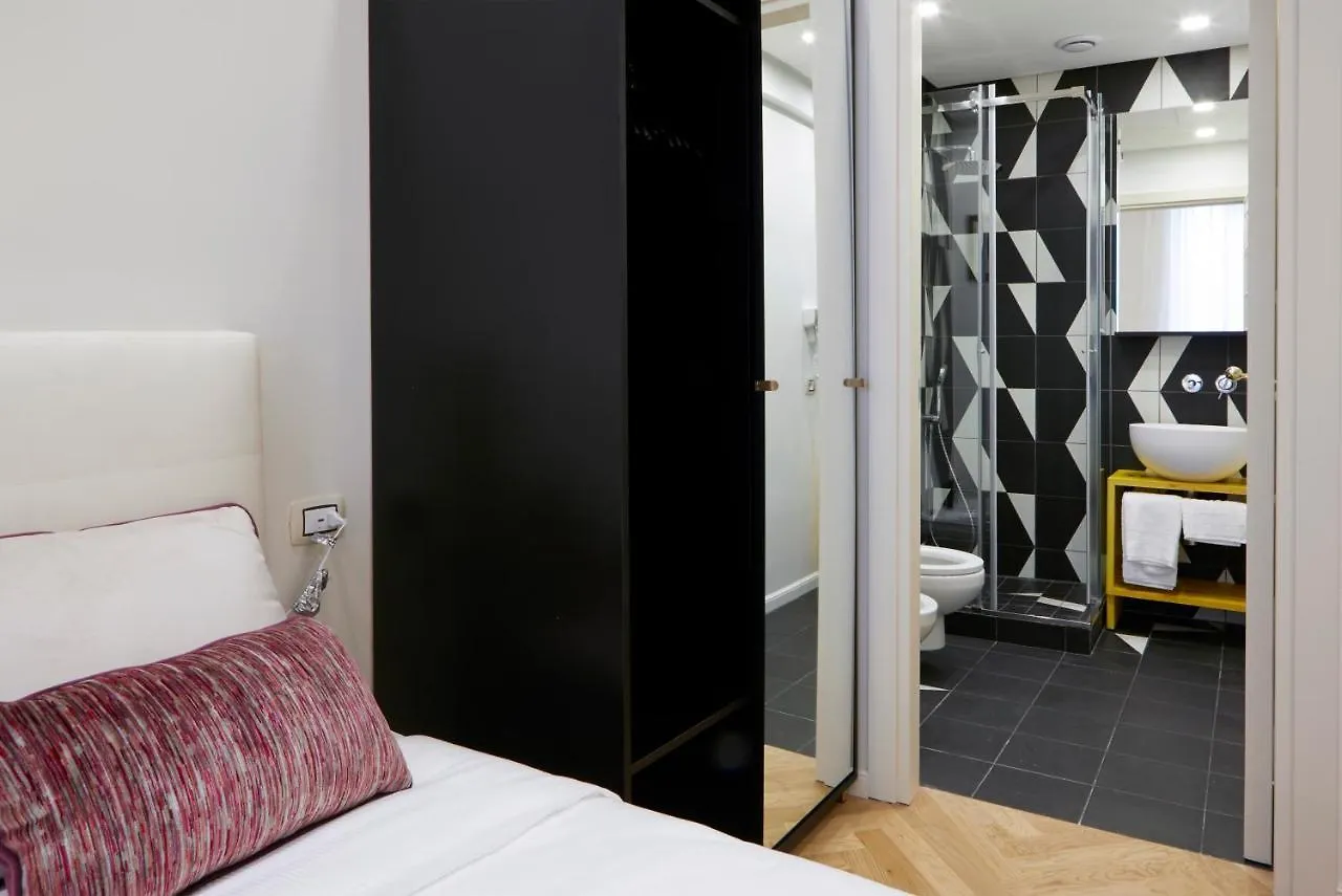 **  Casa Vittoria Napoli - Santa Lucia Bed & Breakfast Italy