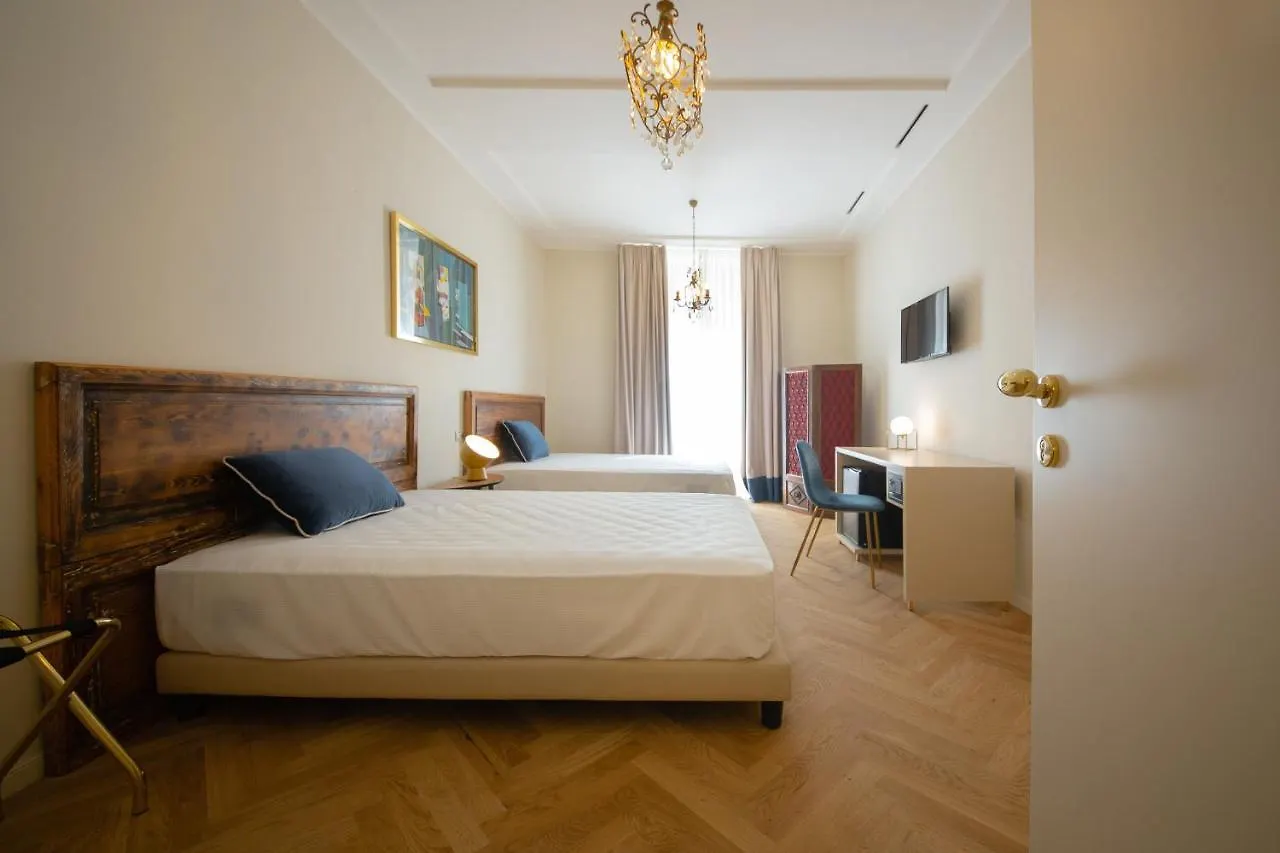 Casa Vittoria Napoli - Santa Lucia Bed & Breakfast