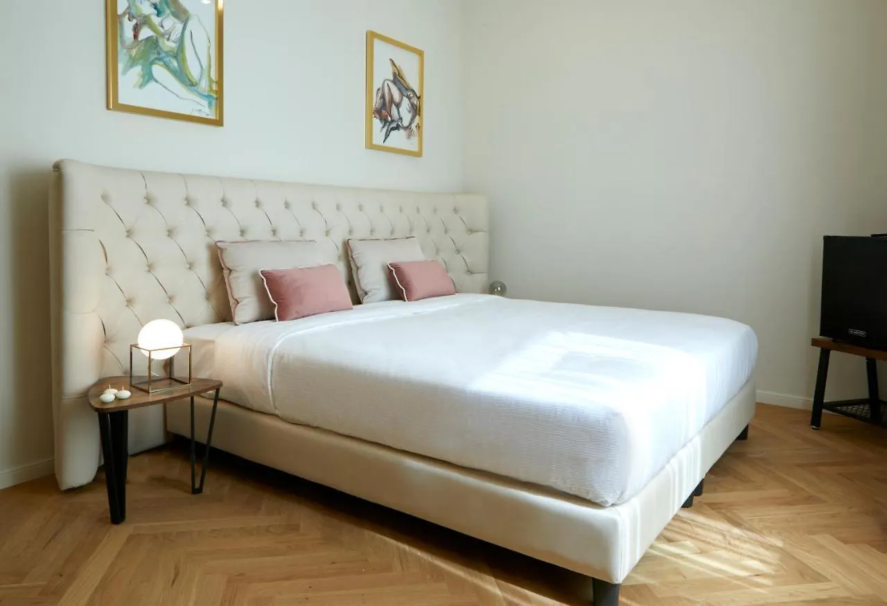 Casa Vittoria Napoli - Santa Lucia Bed & Breakfast 2*, Naples Italy